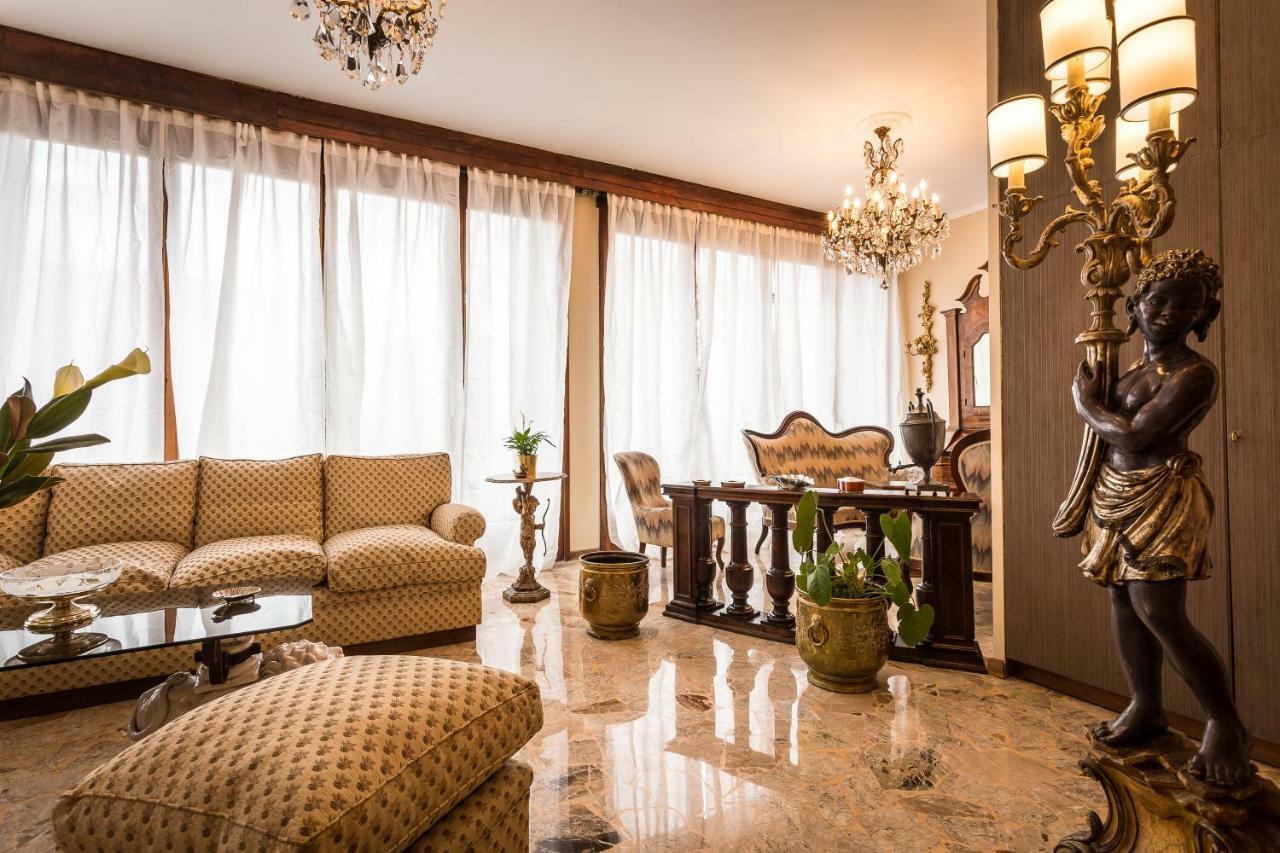 Ferrhouse Charm In Florence Two Lifts Exterior foto